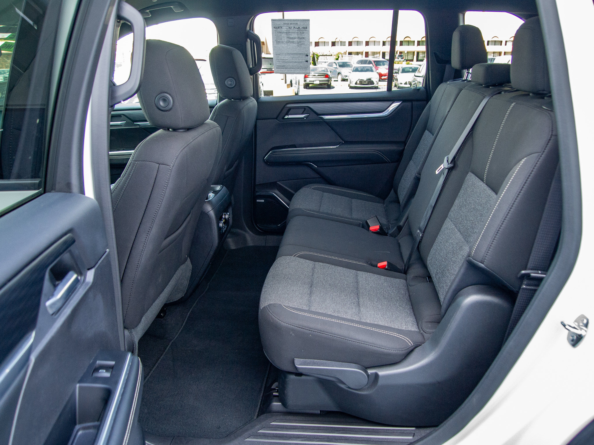 Used 2025 GMC Acadia Elevation FWD image 25