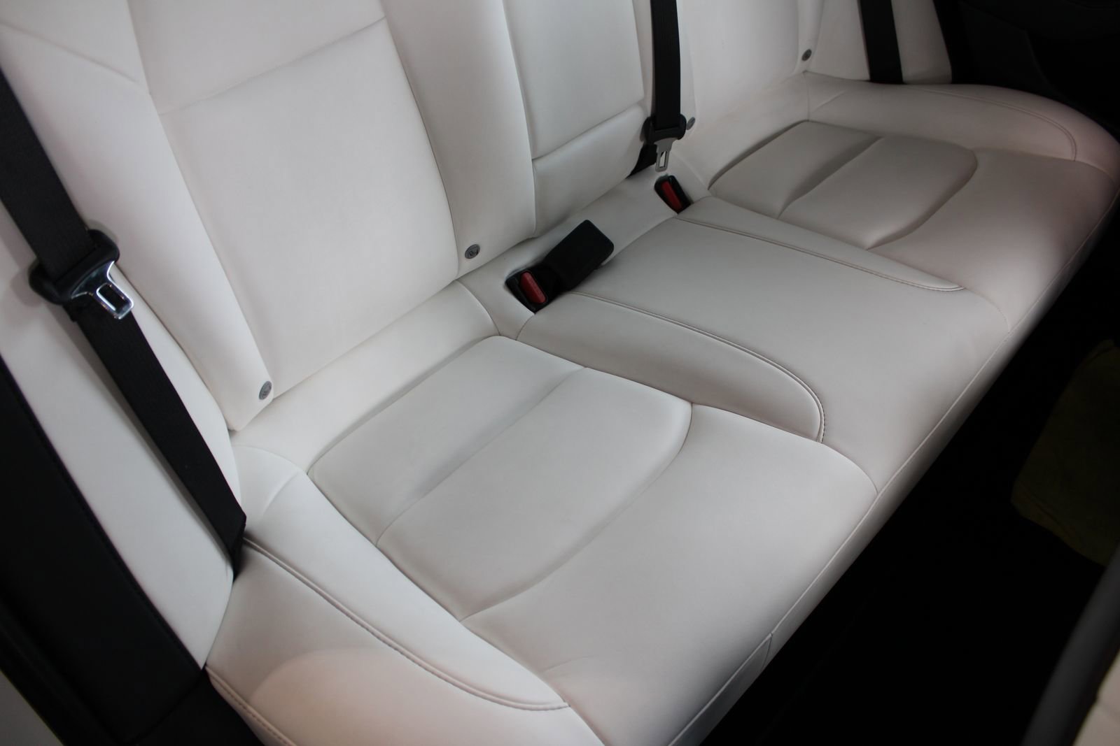 Used 2020 Tesla Model 3 Performance image 32