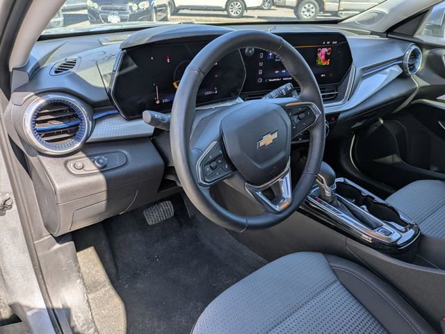 Used 2025 Chevrolet Trax LT w/ LT Convenience Package FWD image 20