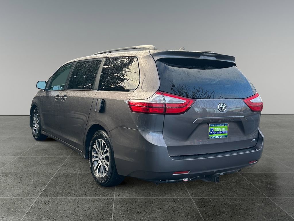 Used 2019 Toyota Sienna XLE FWD image 5