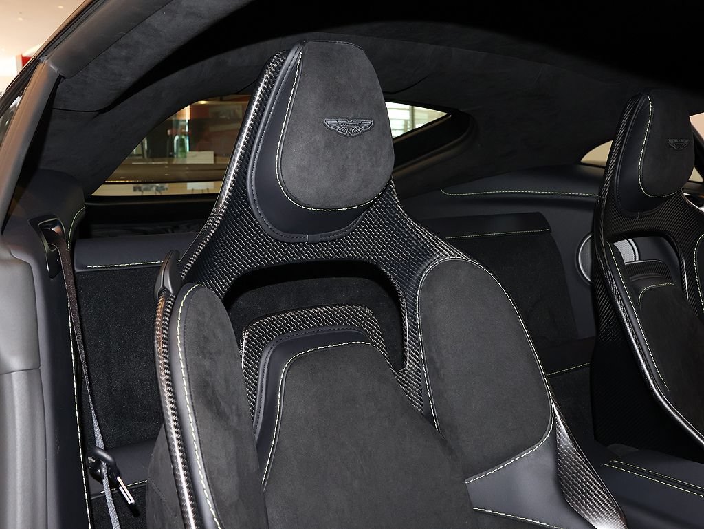 Used 2023 Aston Martin V12 Vantage RWD image 23