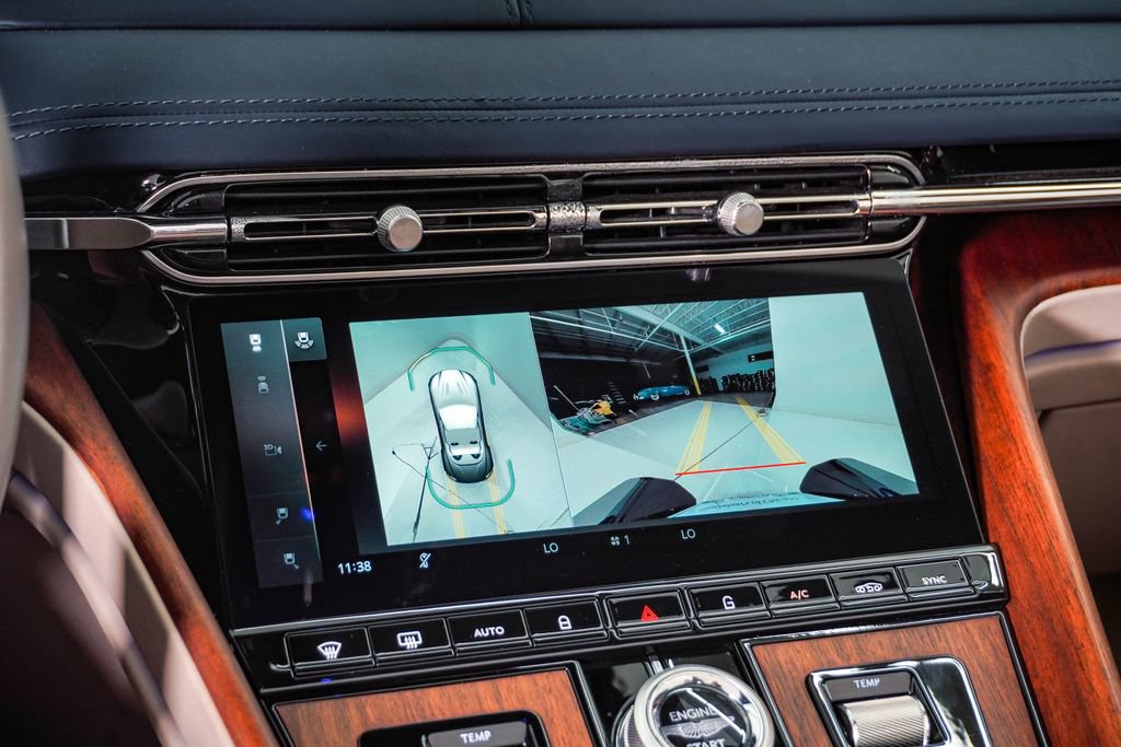 Used 2024 Aston Martin DB12 Convertible RWD image 31