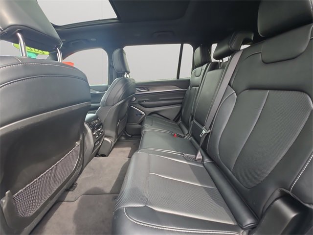 Used 2022 Jeep Grand Cherokee L Overland image 12