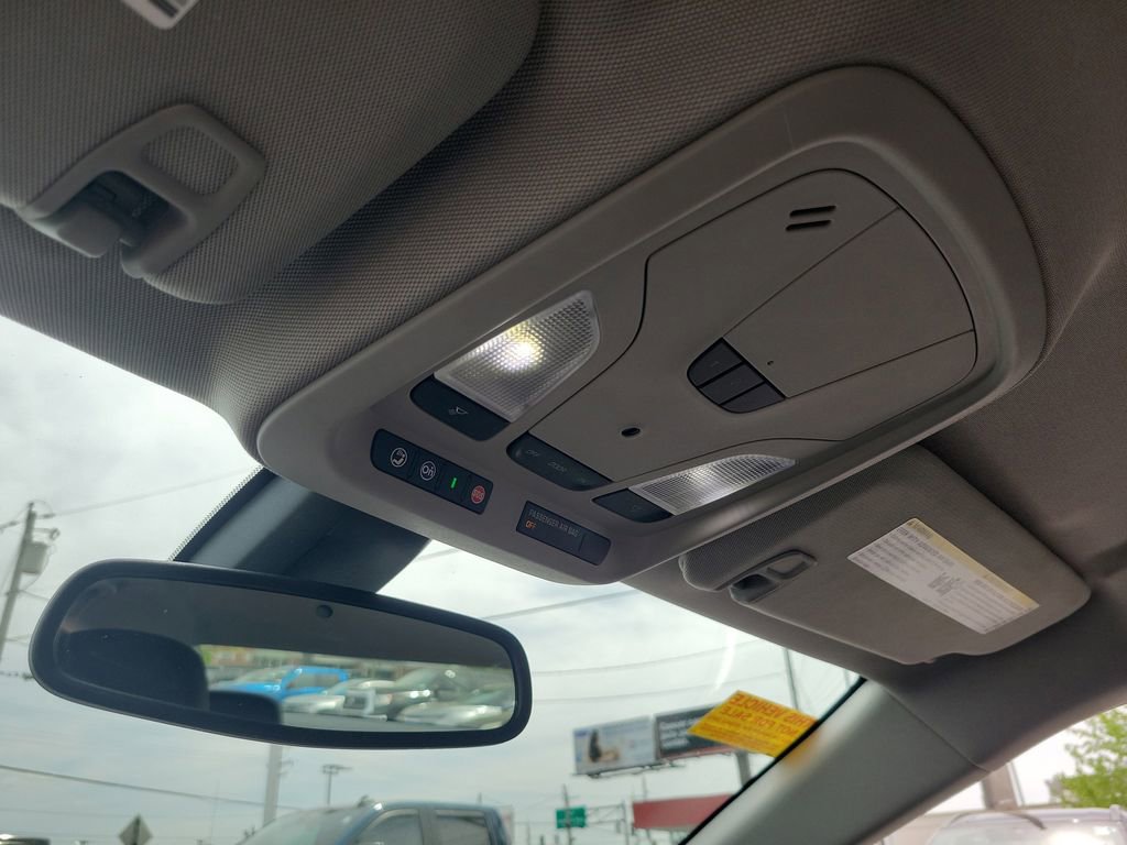 Used 2015 Chevrolet Impala LT w/ Convenience Package FWD image 33