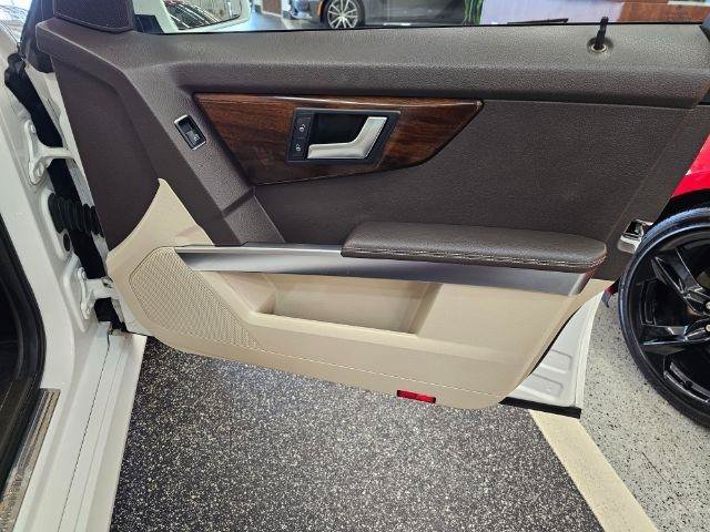 Used 2013 Mercedes-Benz GLK 350 2WD w/ Premium 1 Pkg image 30