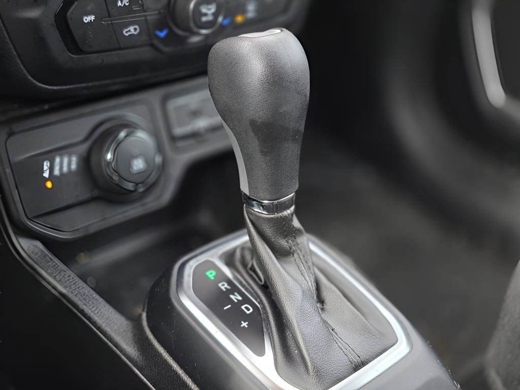 Used 2018 Jeep Renegade Latitude image 35