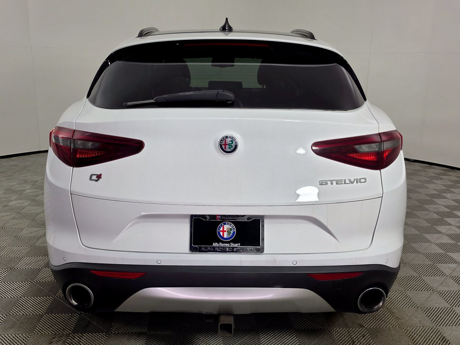 Used 2019 Alfa Romeo Stelvio Sport w/ Quick Order Package 22J Sport AWD/4WD image 6