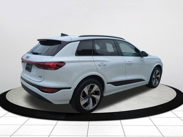 Used 2025 Audi Q6 e-tron Prestige AWD/4WD image 3