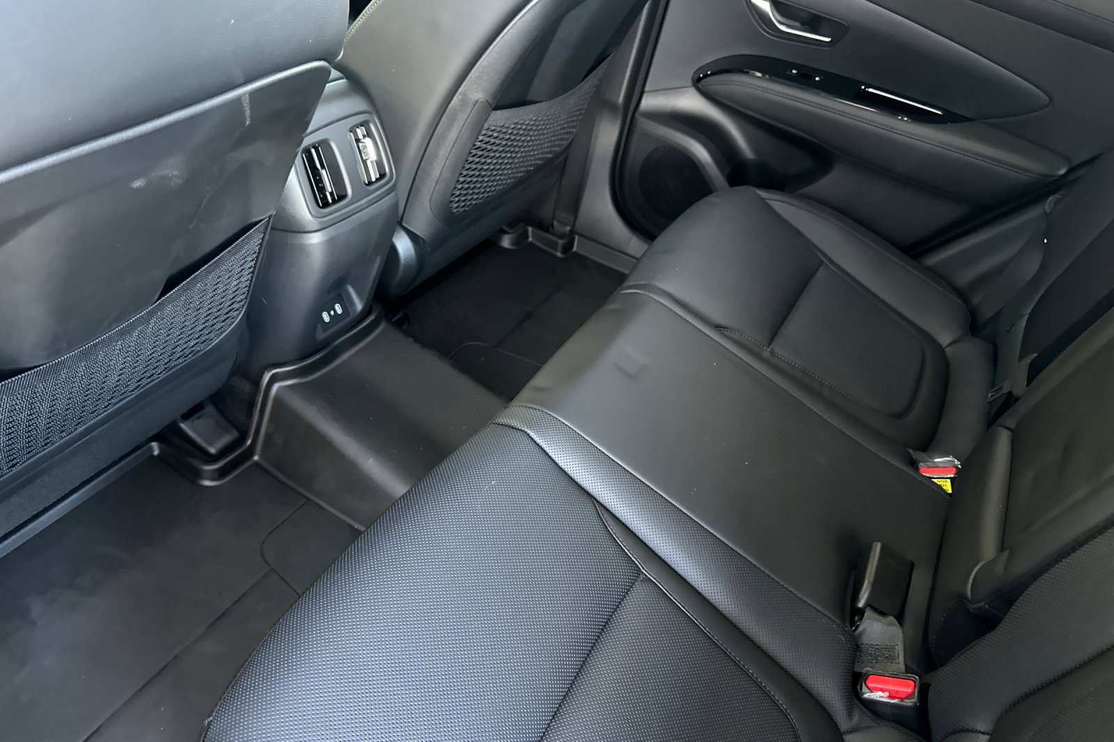 New 2025 Hyundai Tucson Limited image 12