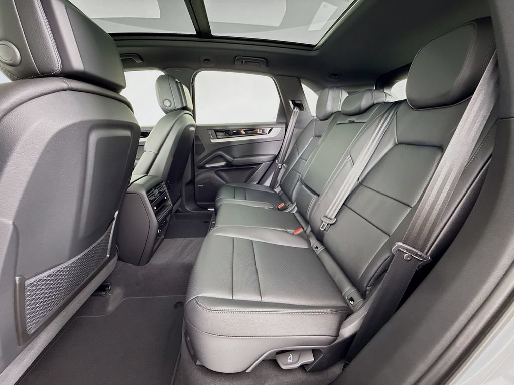 New 2026 Porsche Cayenne AWD/4WD image 24