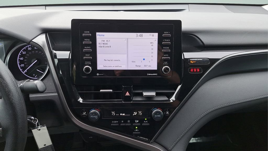 Used 2022 Toyota Camry LE image 17