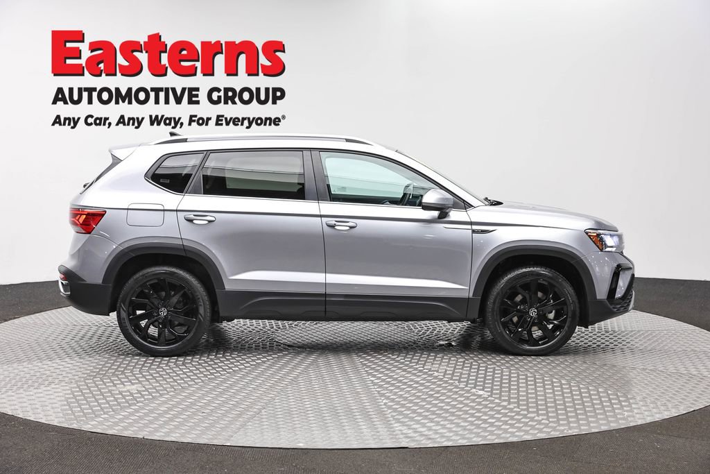 Used 2024 Volkswagen Taos SE FWD image 4