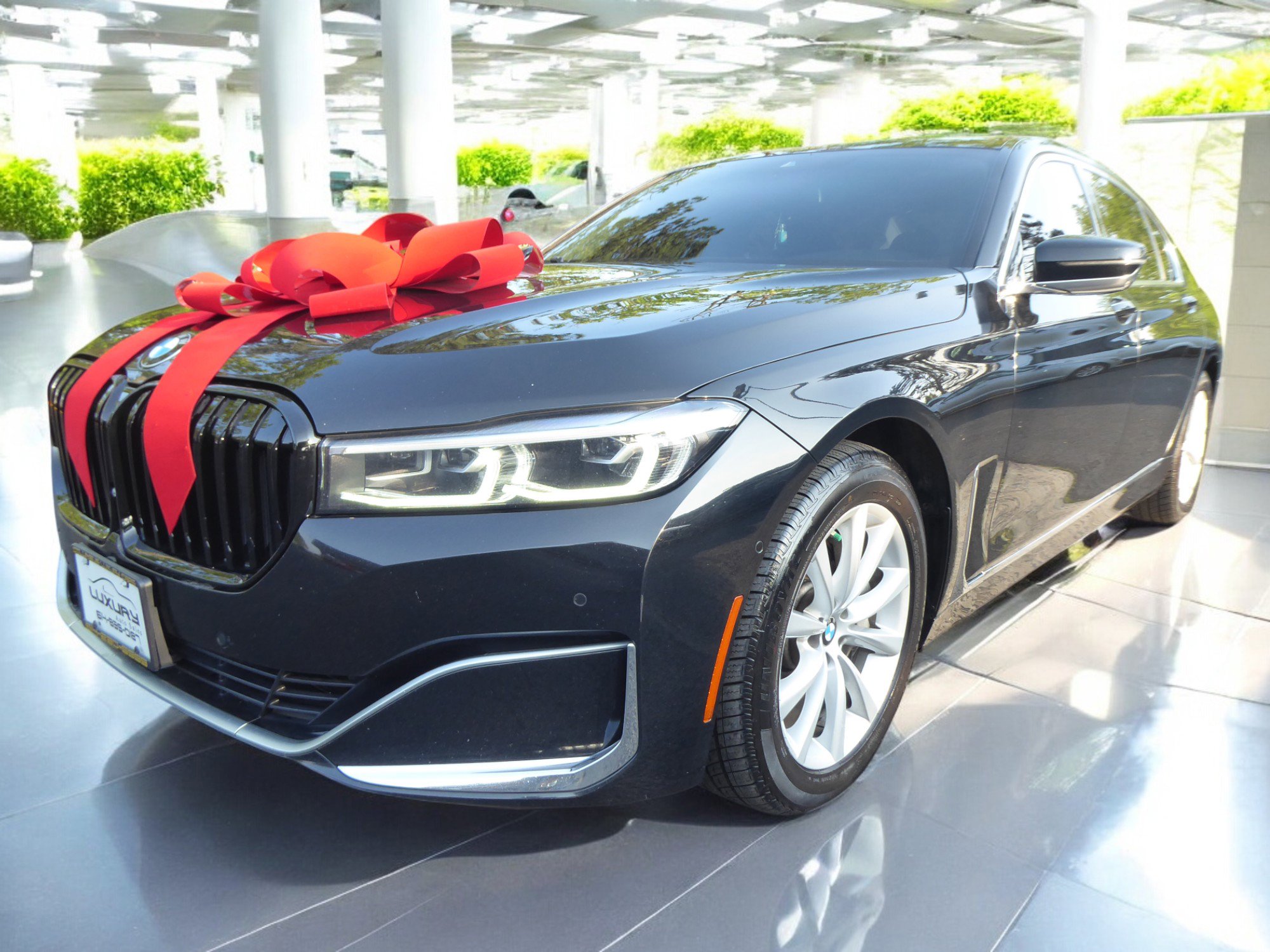 Used 2020 BMW 740i xDrive w/ Cold Weather Package image 5
