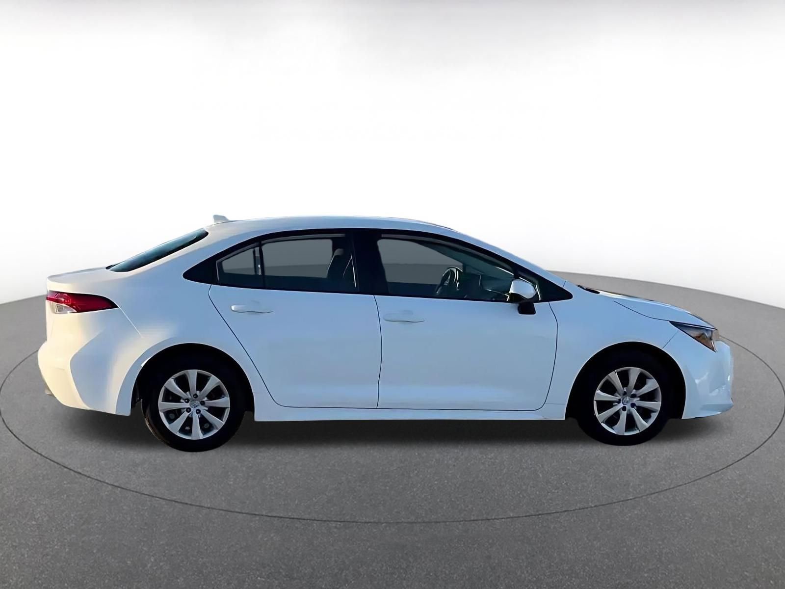 Used 2025 Toyota Corolla LE image 16