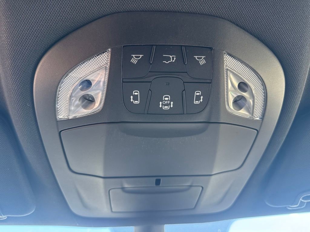 New 2026 Chrysler Voyager LX image 23