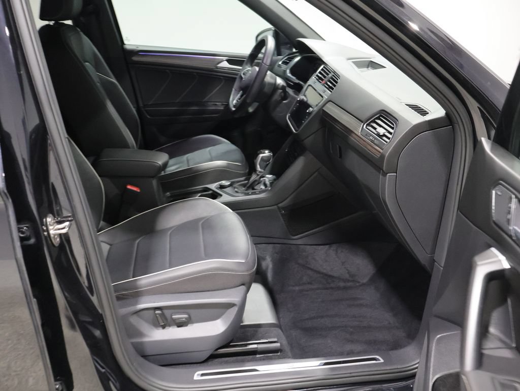 Used 2022 Volkswagen Tiguan SEL R-Line AWD/4WD image 21