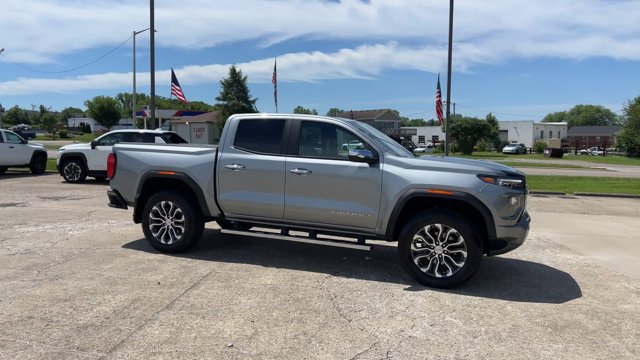Used 2026 GMC Canyon Denali AWD/4WD image 2