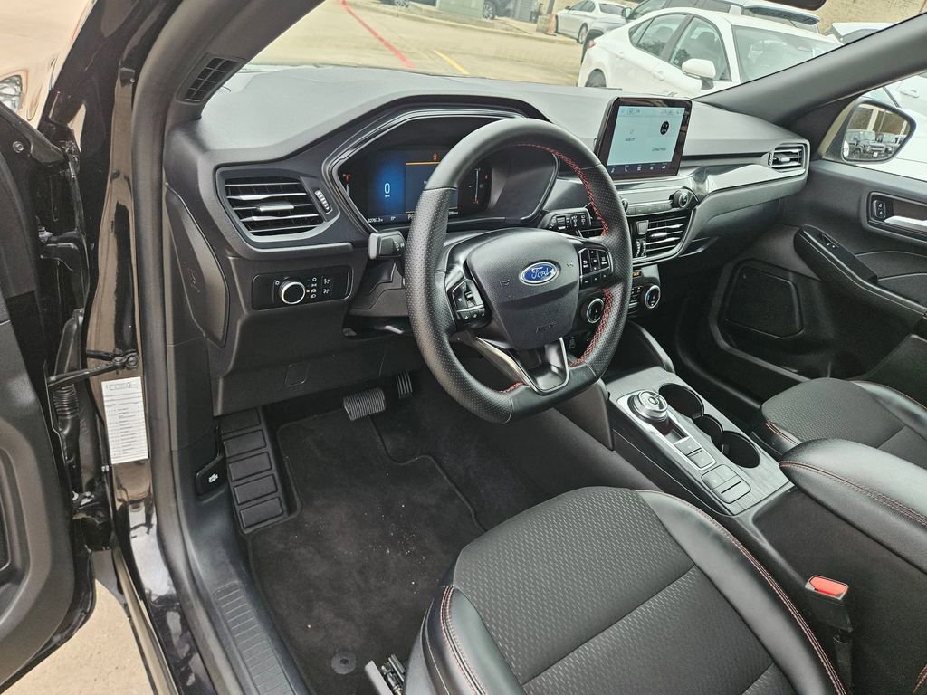 Used 2025 Ford Escape ST-Line FWD image 13