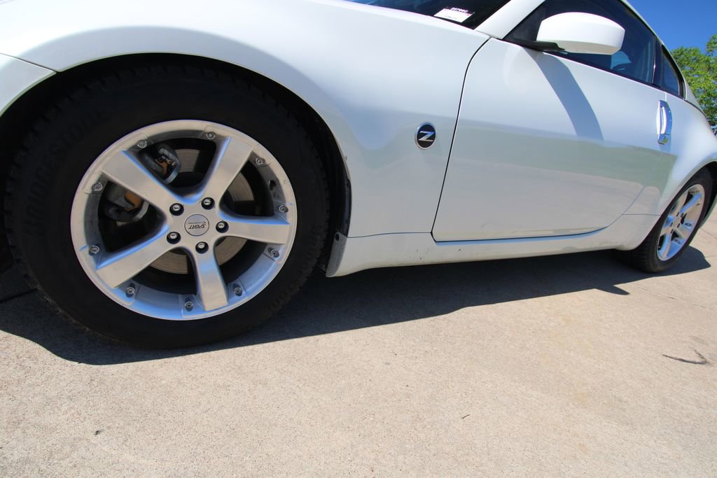 Used 2006 Nissan 350Z Touring image 9