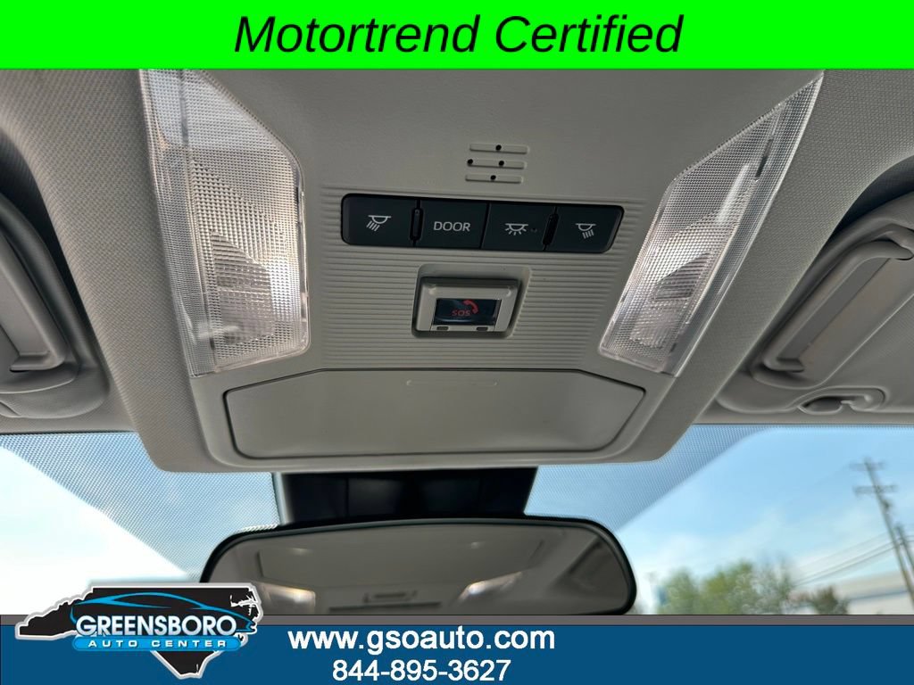 Used 2025 Toyota RAV4 XLE FWD image 31