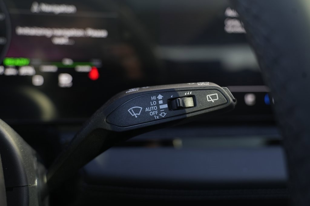 Used 2025 Audi Q6 e-tron Premium Plus w/ Premium Plus image 54