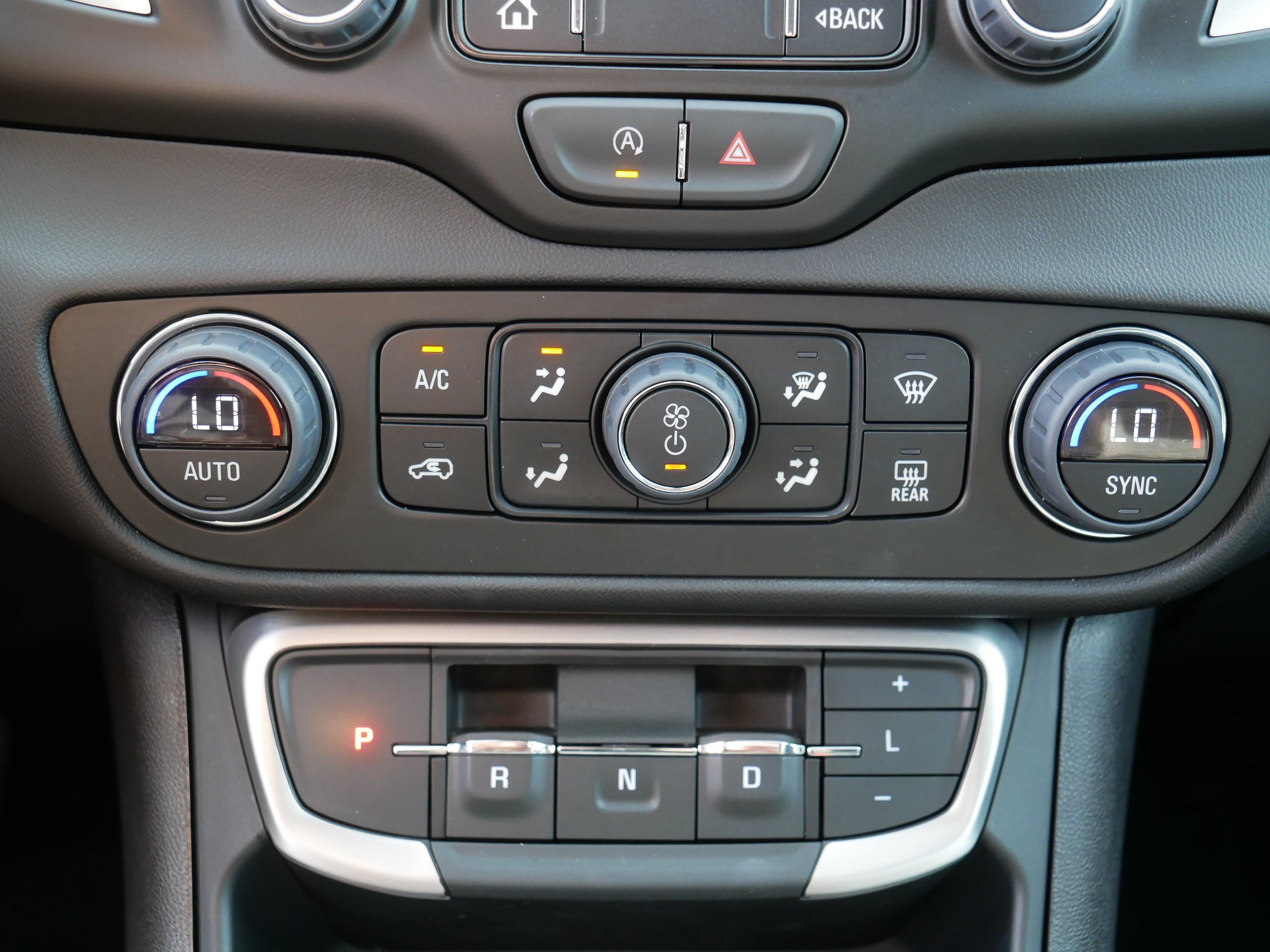 Used 2024 GMC Terrain SLT w/ Infotainment Package II AWD/4WD image 23