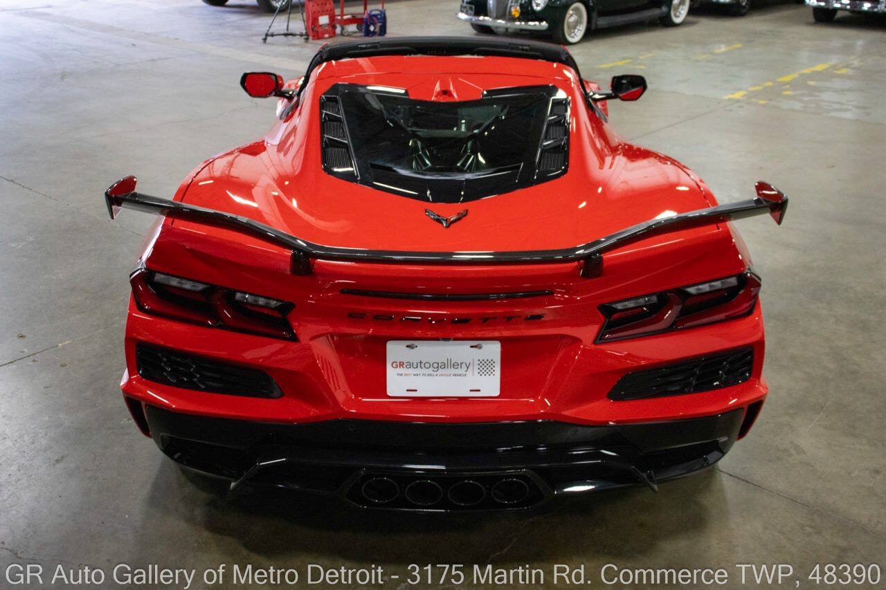 Used 2023 Chevrolet Corvette Z06 w/ Z07 Performance Package RWD image 6