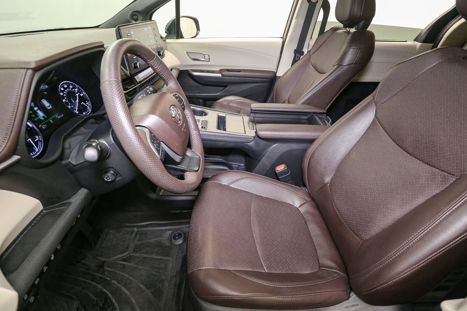 Used 2023 Toyota Sienna Platinum AWD/4WD image 43
