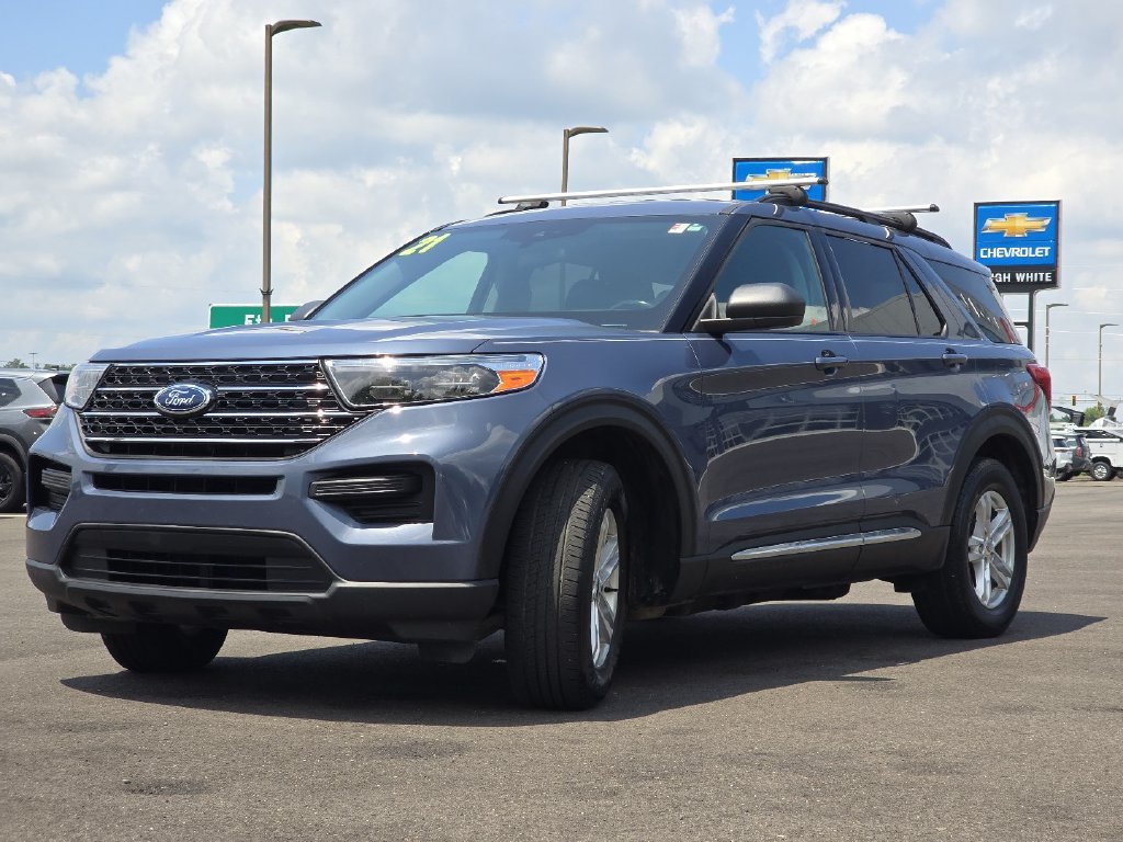 Used 2021 Ford Explorer XLT w/ Class III Trailer Tow Package AWD/4WD image 13