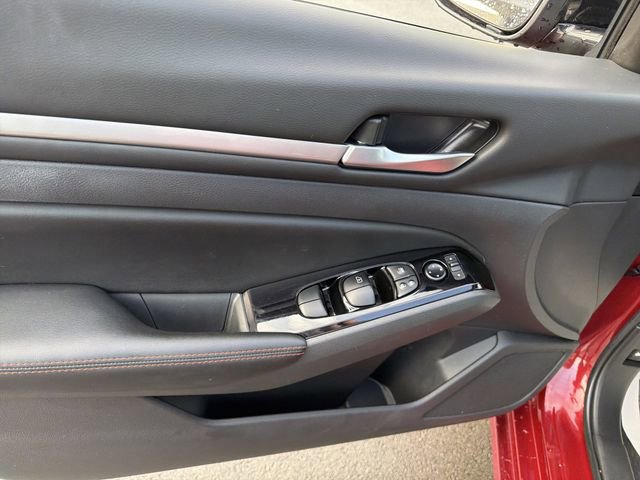Used 2025 Nissan Altima 2.5 SR image 15