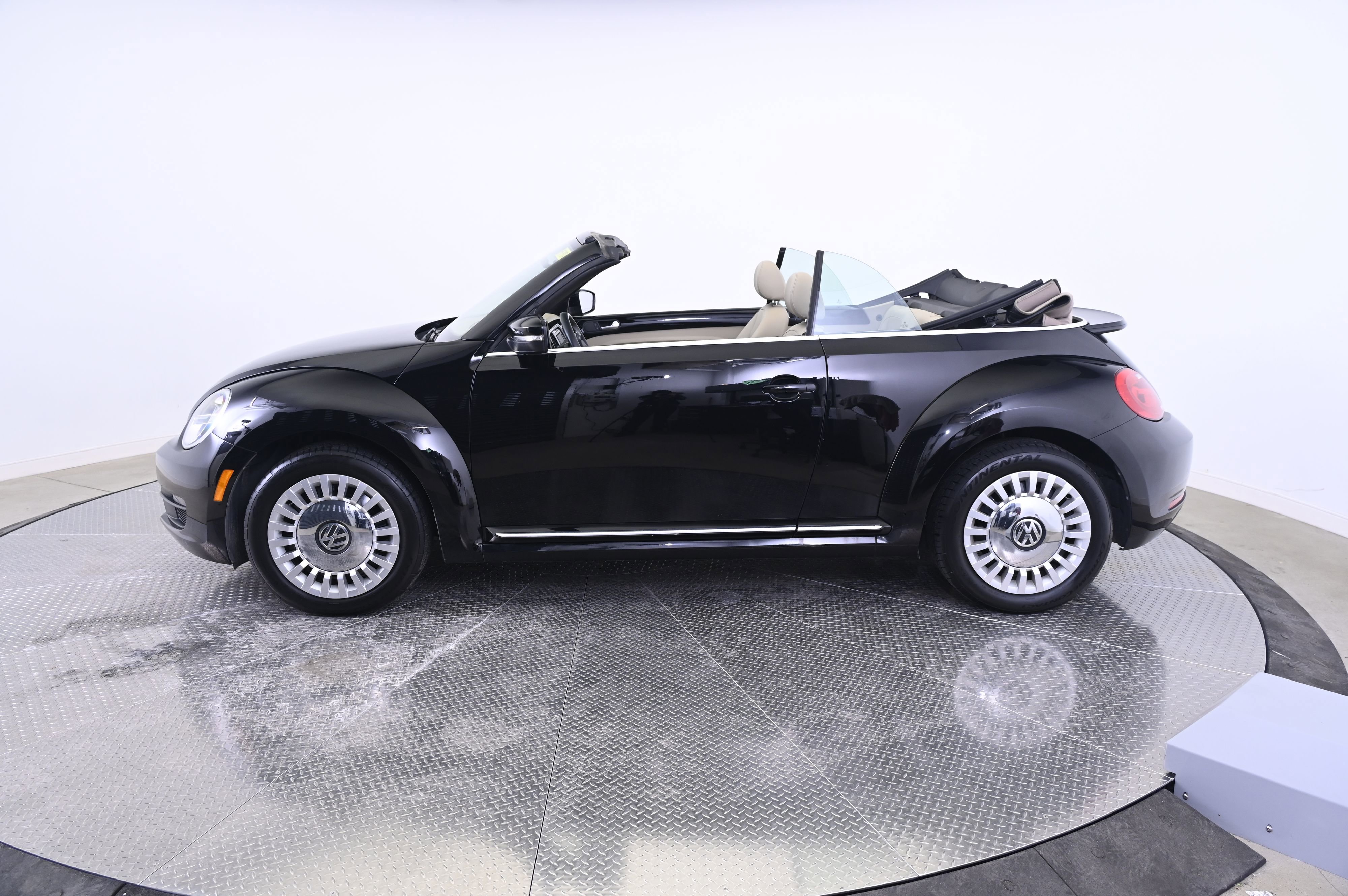 Used 2015 Volkswagen Beetle 1.8T image 2