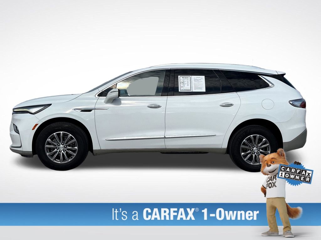 Used 2022 Buick Enclave Essence FWD image 2