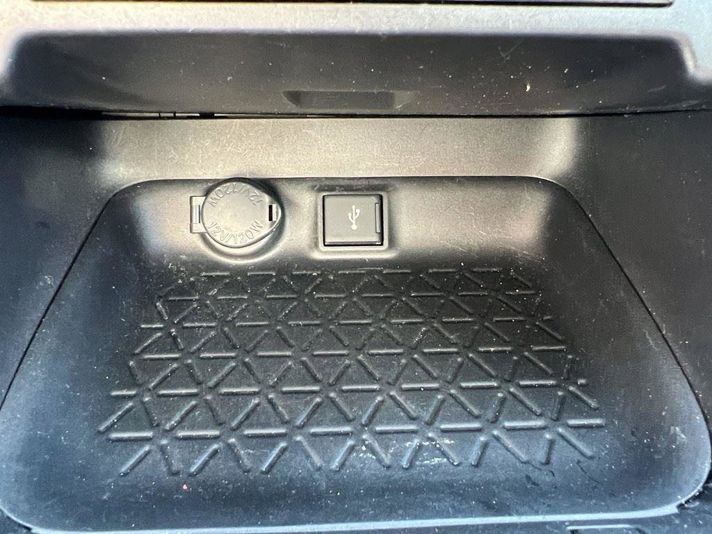 Used 2022 Toyota RAV4 XLE image 23