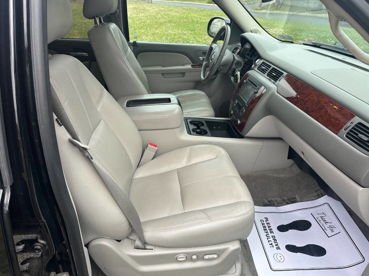 Used 2013 Chevrolet Suburban LT image 11