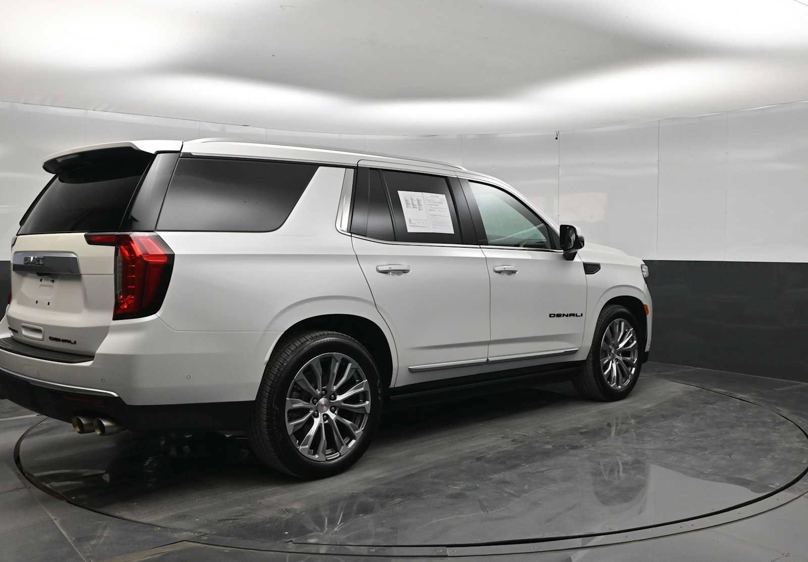 Used 2023 GMC Yukon Denali w/ Denali Reserve Package AWD/4WD image 7
