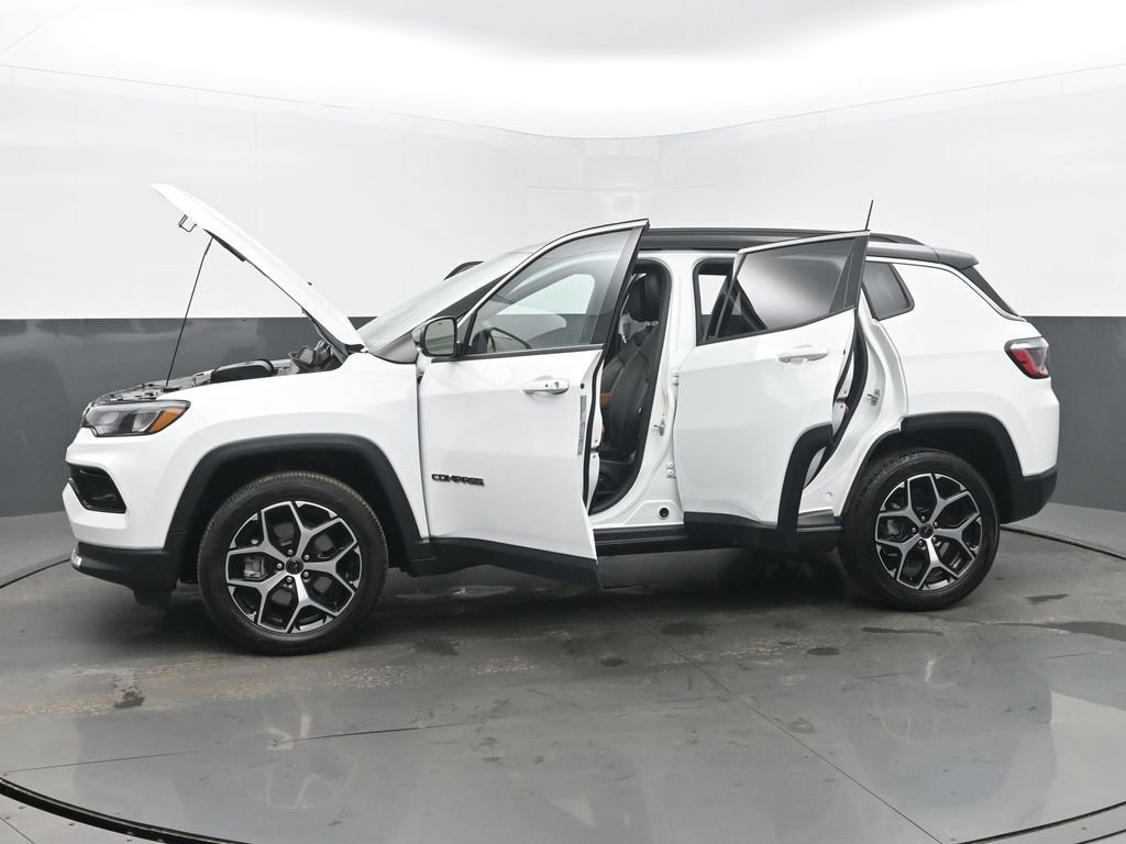 Used 2025 Jeep Compass Limited image 55