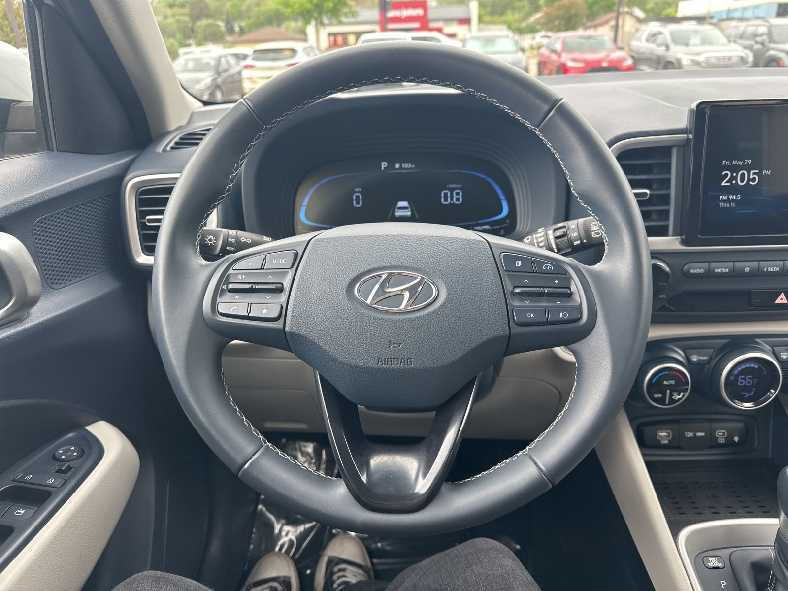 Used 2025 Hyundai Venue Limited FWD image 37