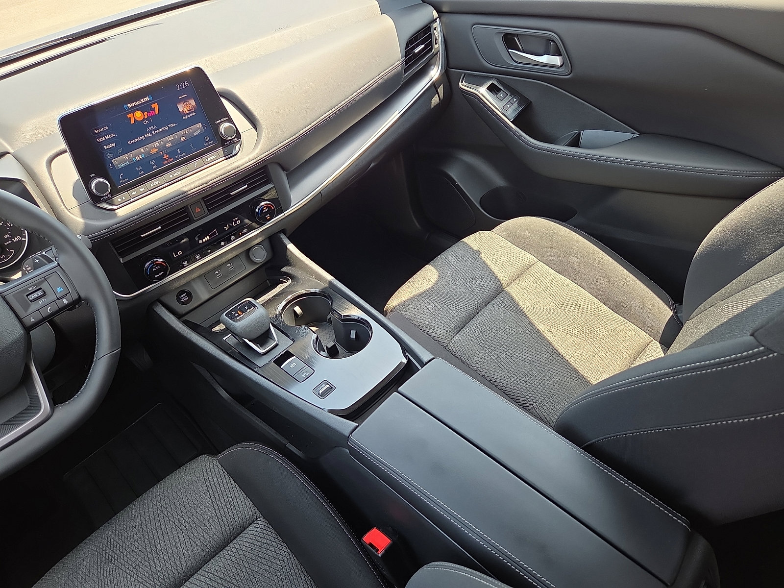 Used 2025 Nissan Rogue SV FWD image 12