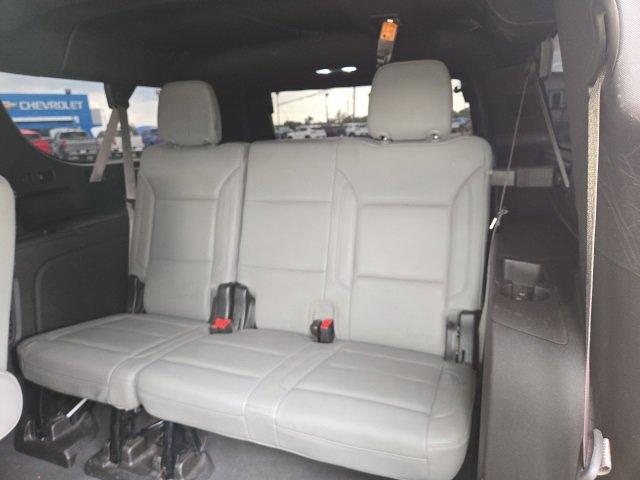 Used 2023 Chevrolet Suburban Z71 image 14