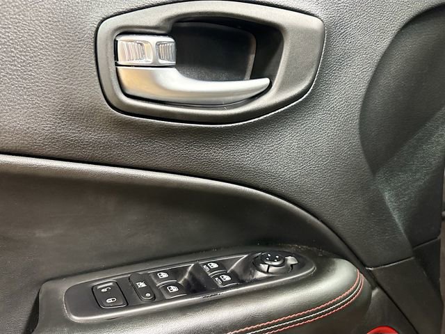 Used 2019 Jeep Compass Trailhawk w/ Leather Interior Group AWD/4WD image 19