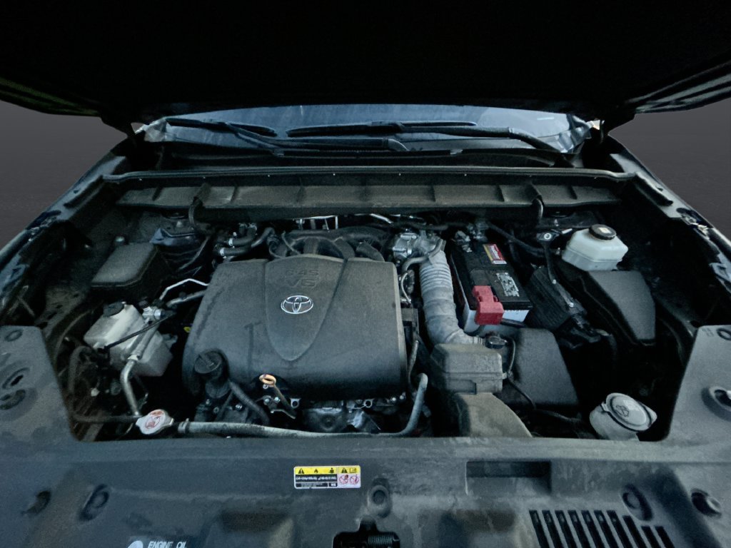 Used 2021 Toyota Highlander XLE FWD image 34