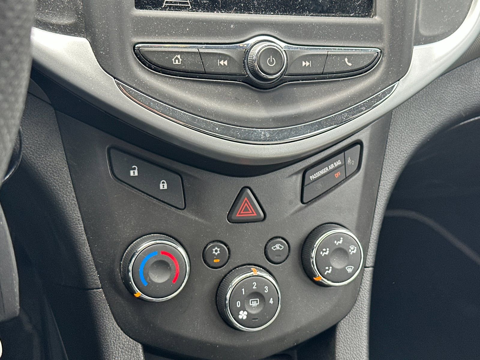 Used 2018 Chevrolet Sonic LS image 18