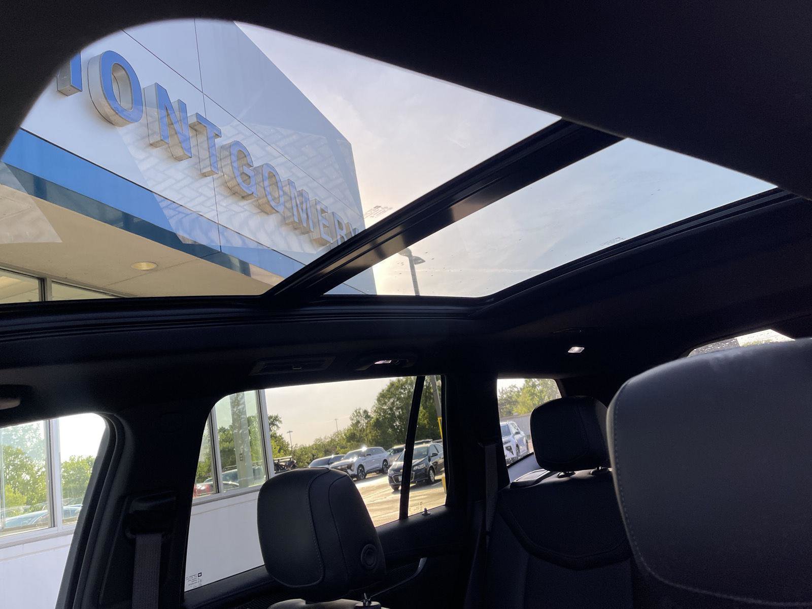 Used 2024 Cadillac XT6 Sport w/ Technology Package AWD/4WD image 29