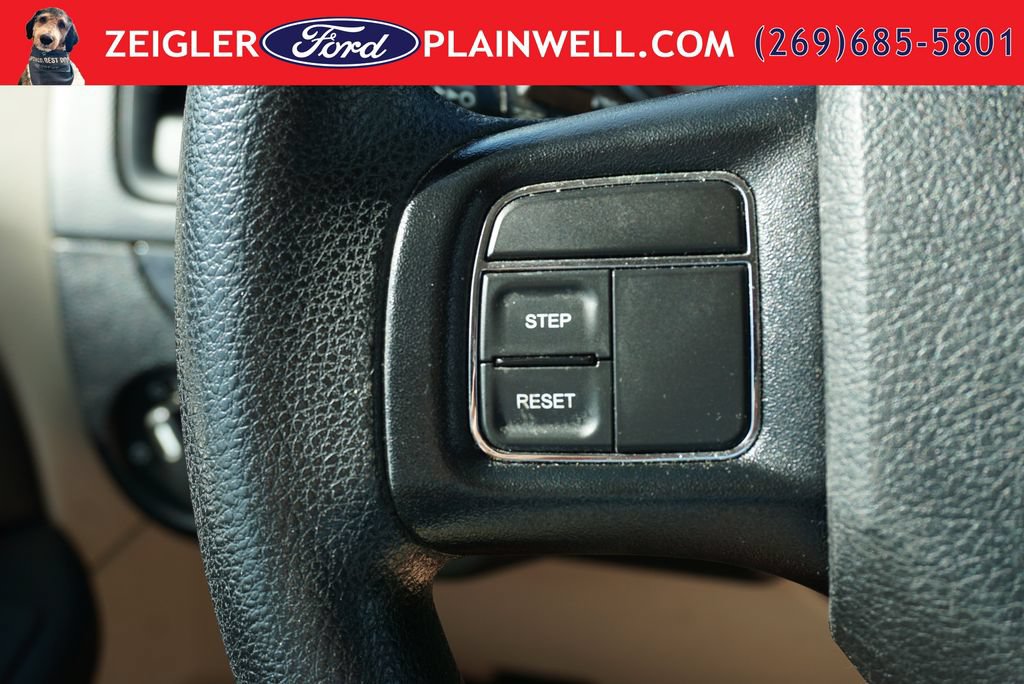 Used 2016 Dodge Grand Caravan SXT FWD image 23
