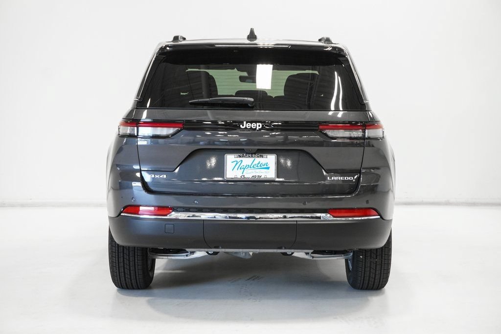 New 2025 Jeep Grand Cherokee Laredo w/ Luxury Tech Group I AWD/4WD image 6