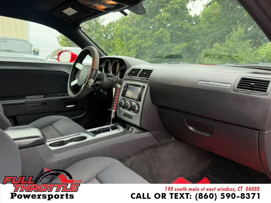 Used 2010 Dodge Challenger SE RWD image 14