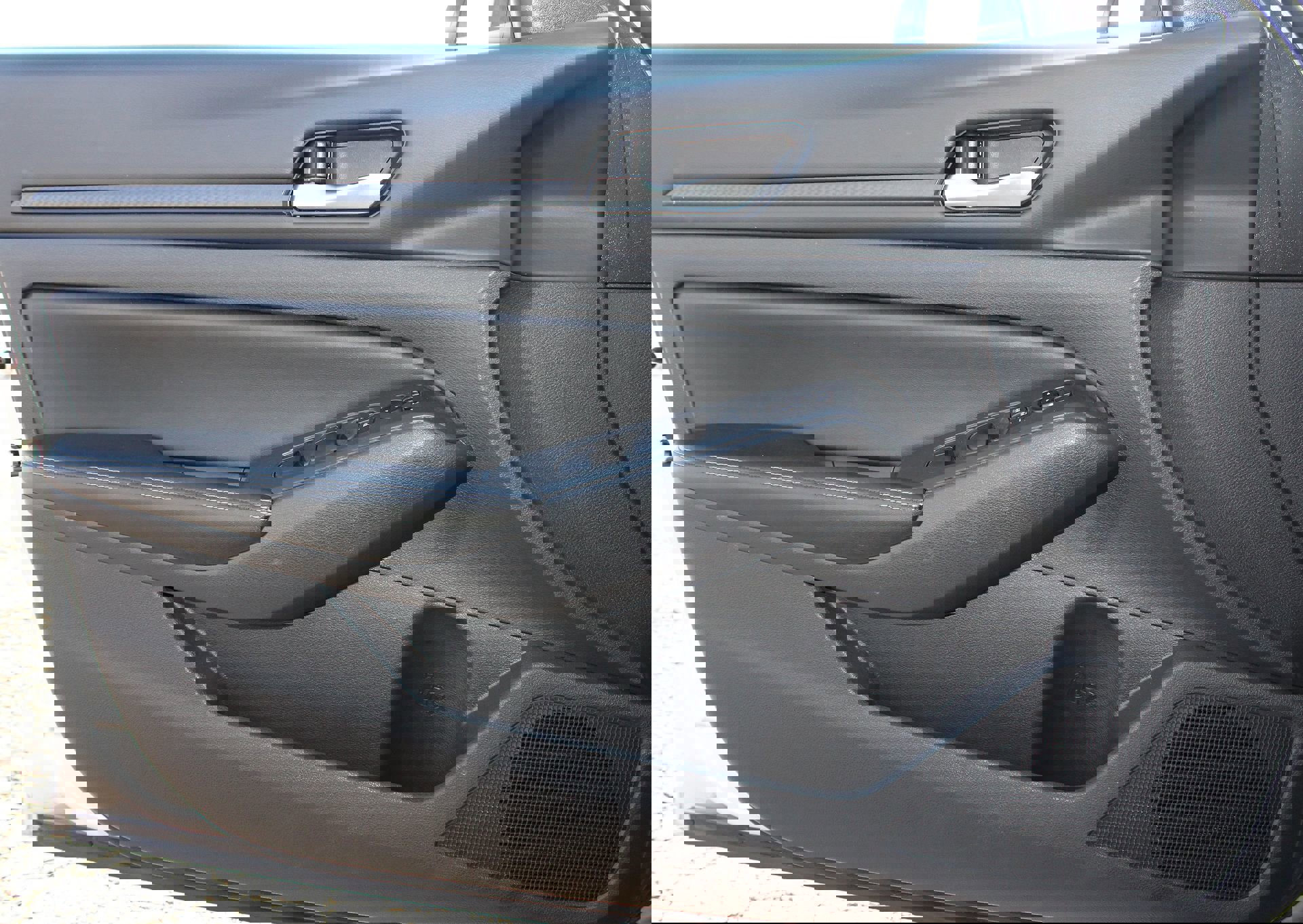 Used 2024 Nissan Altima 2.5 SV image 12