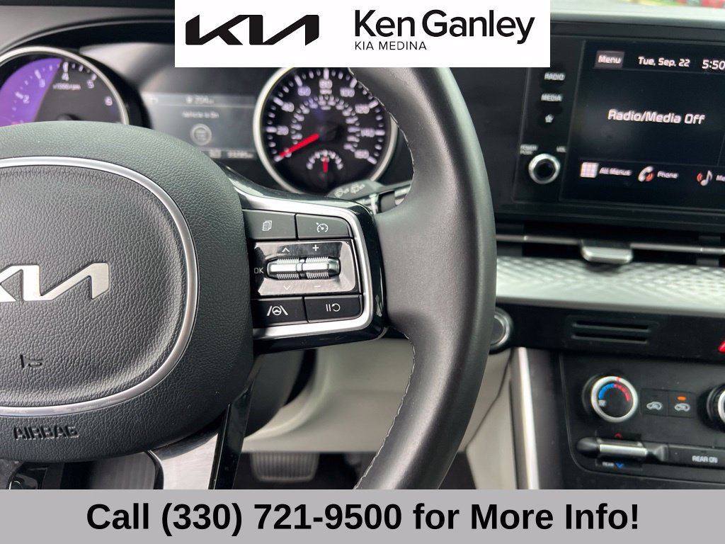 Certified 2024 Kia Carnival LX FWD image 30