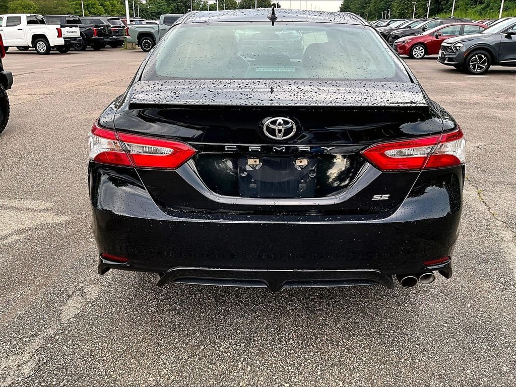 Used 2020 Toyota Camry SE FWD image 10