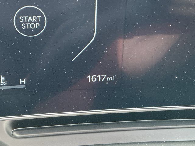 Used 2026 Kia Carnival SX w/ SX Dark Edition Package FWD image 32
